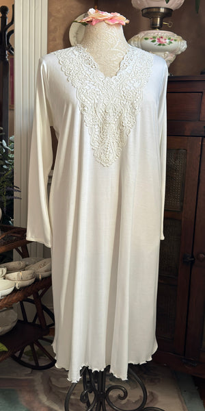 JACQUELYN Long Sleeve Ballet Length Nightgown
