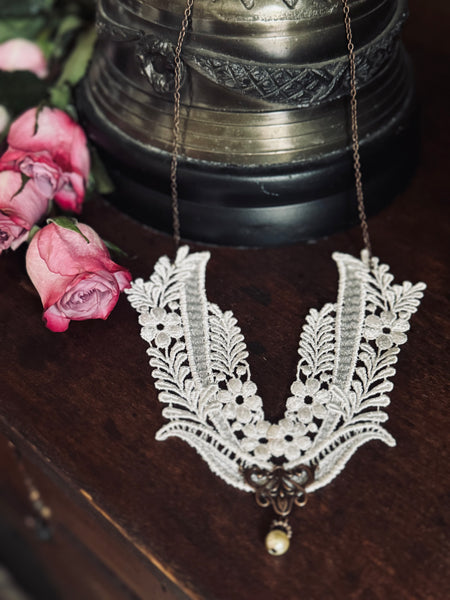 ANGELA lace necklace