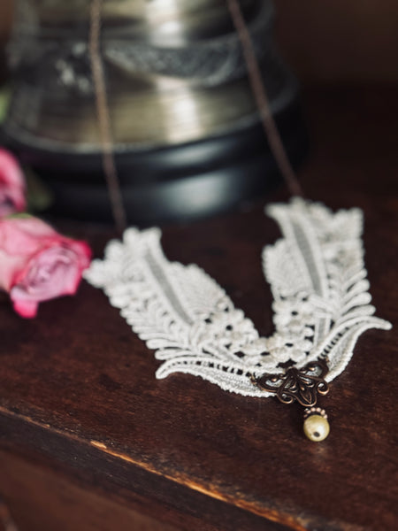 ANGELA lace necklace